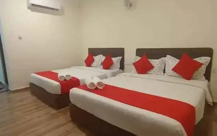 Comfort Hotel - photo 1