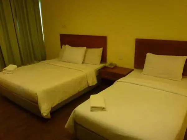 King Ing Hotel - photo 3