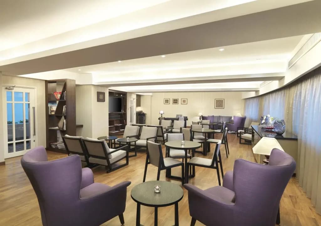 Ambassador Row Hotel Suites by Lanson Place - photo 16