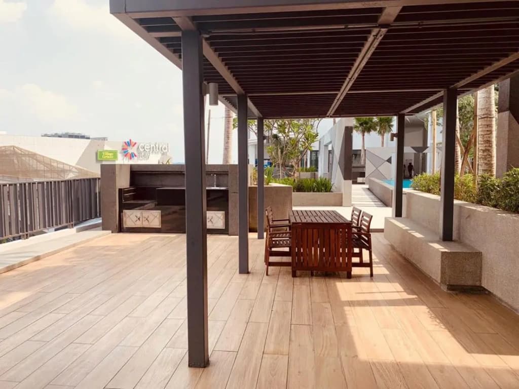 Stellar Homes at iCity - with WiFi and 2 Private Carparks - photo 1