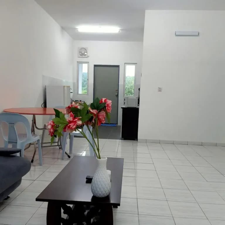 OYO Home 90391 Borneo Home - photo 10