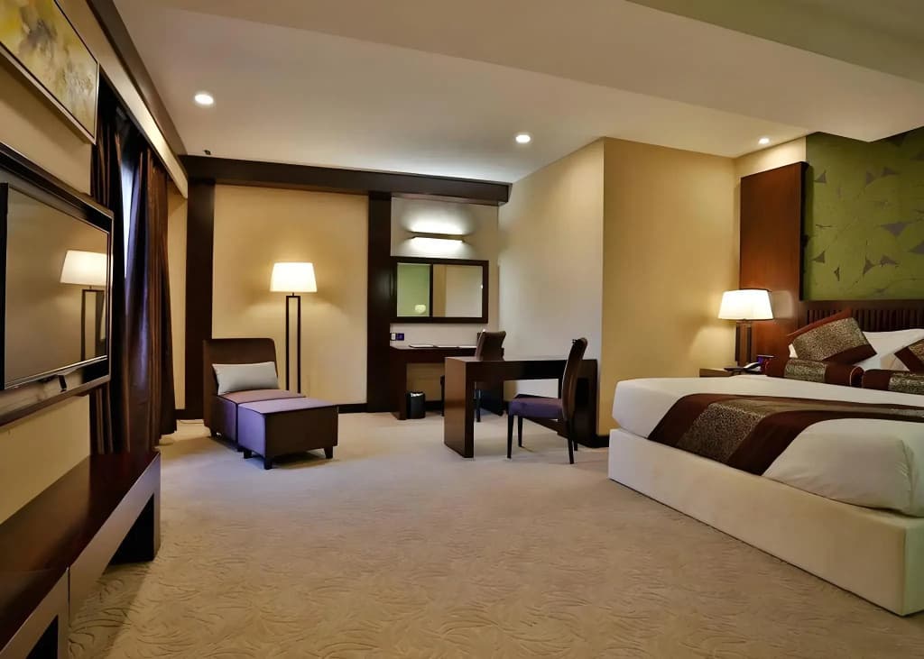 Royale Signature Hotel - photo 13