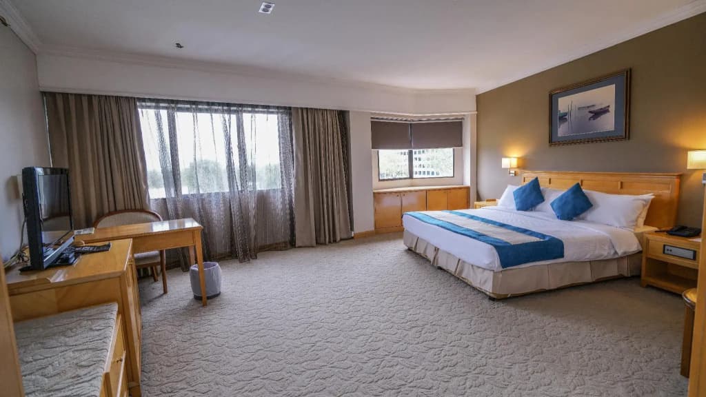 Kingwood Hotel - photo 5