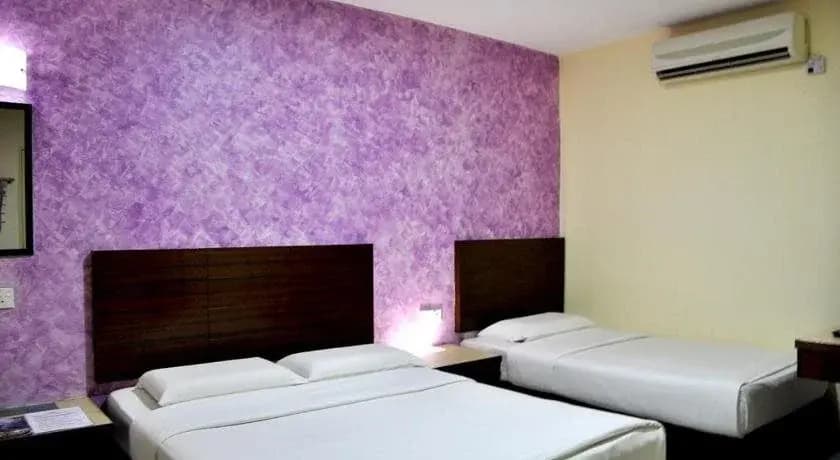 Golden Bay Hotel - photo 6