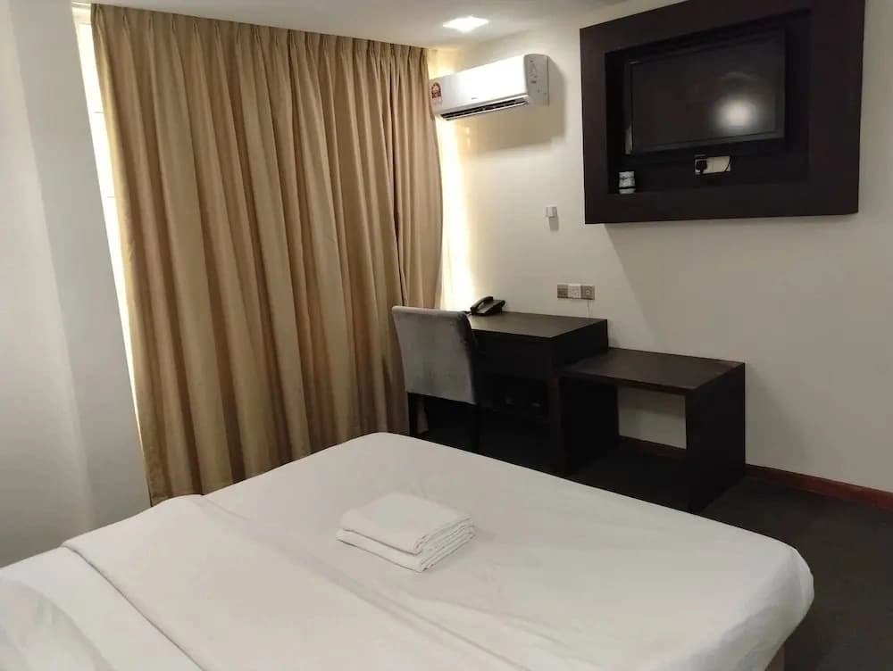 Townhouse Near Tanjung Batu Formerly 900 Inn - photo 4