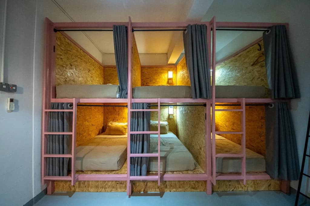 The Brownstone Hostel & Space - photo 2