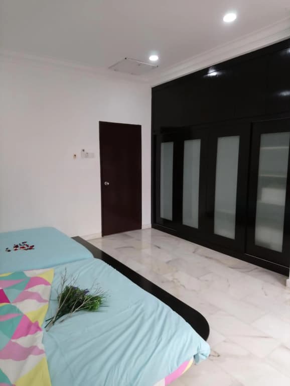 Big Family Friends Guesthouse 16pax, Legoland Bukit Indah - photo 6
