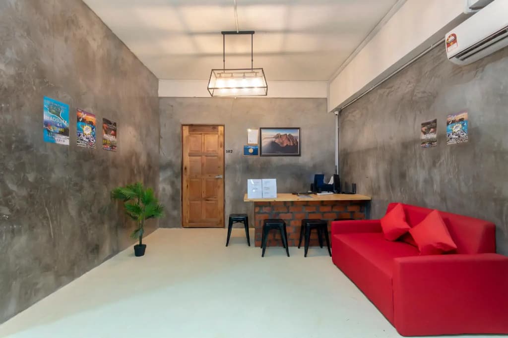 OYO 43993 Madsuite - photo 8