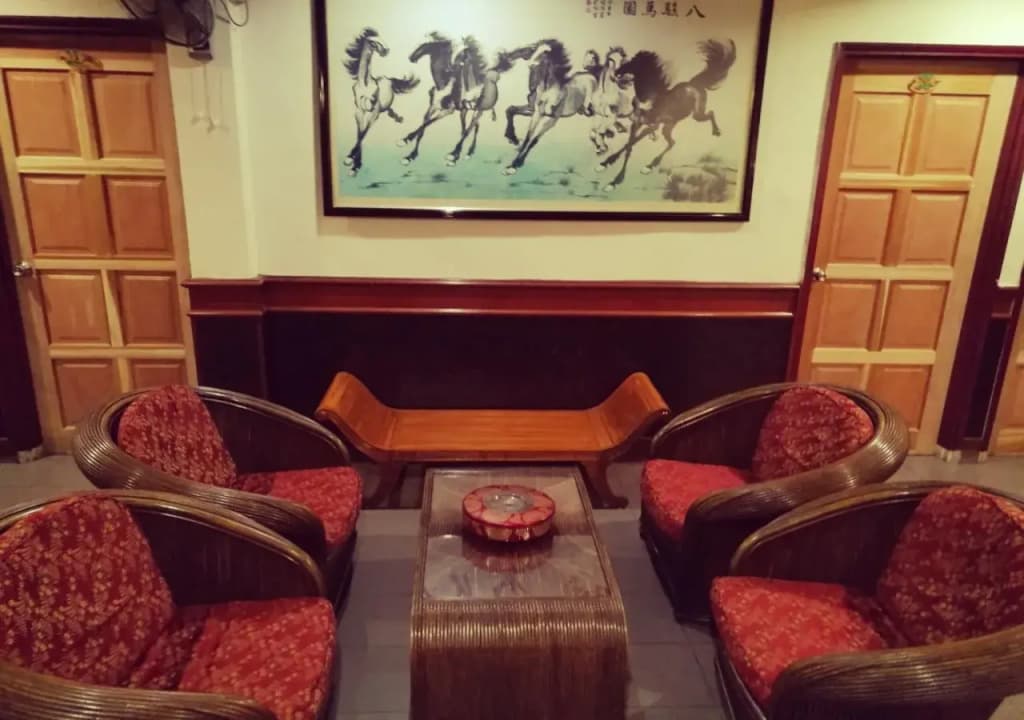 Hoover Hotel - main photo