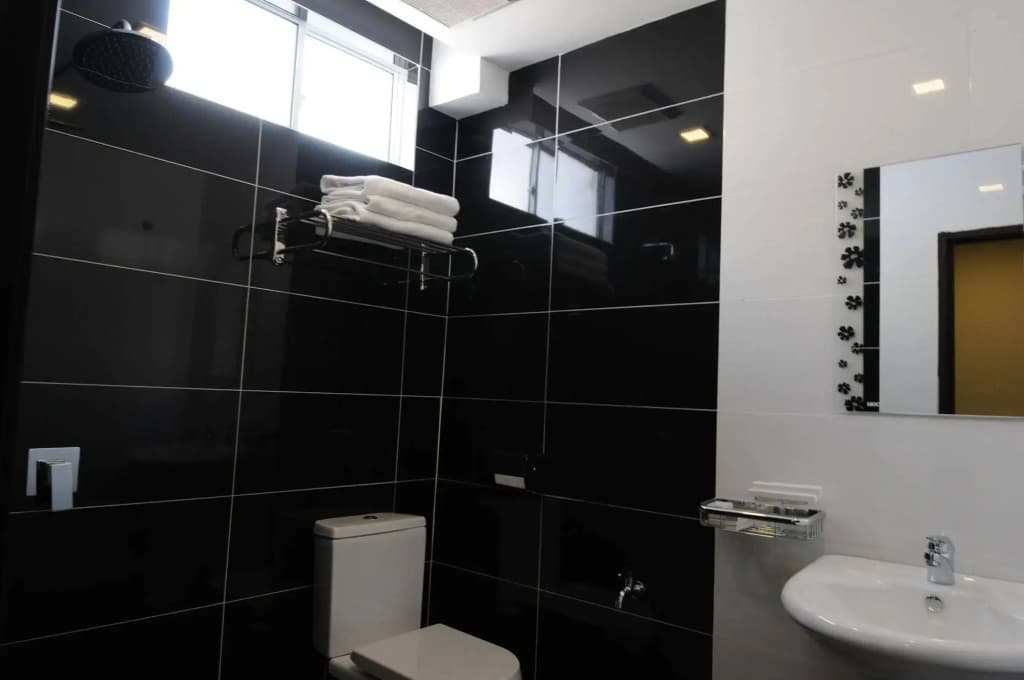 Cathay Hotel - photo 9