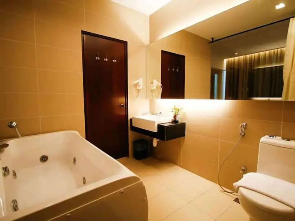 D Hotel Seri Iskandar - photo 9