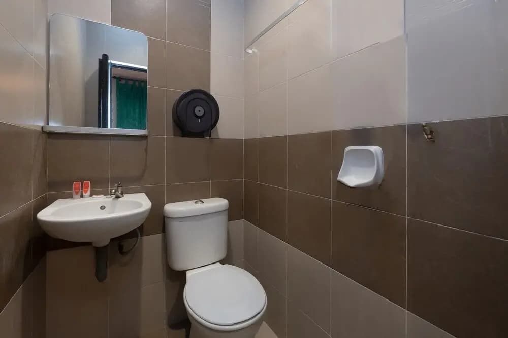 OYO 90050 V Hotel - photo 9