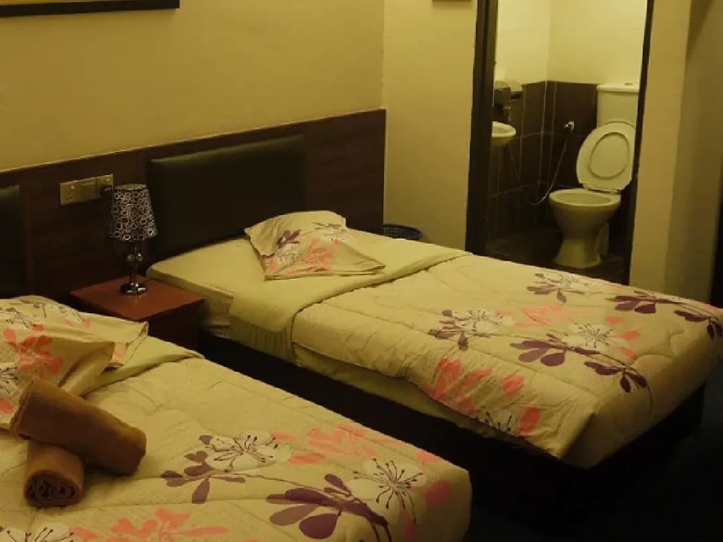 Camellia Budget Inn - photo 3