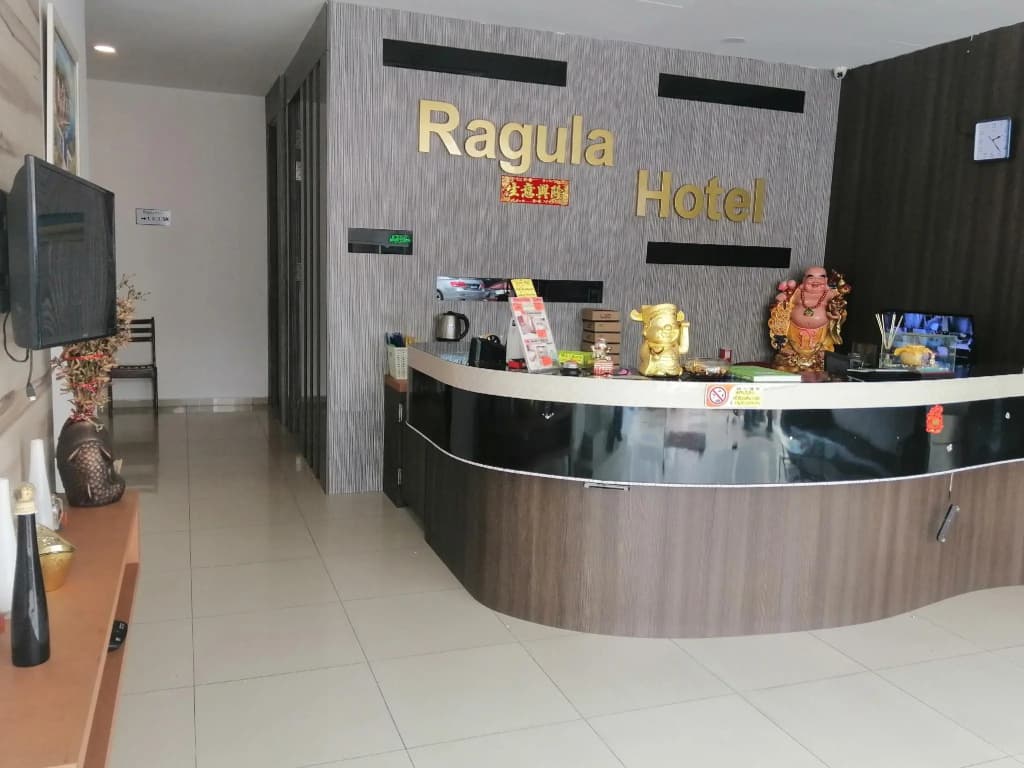 OYO 90028 Ragula Hotel - photo 3