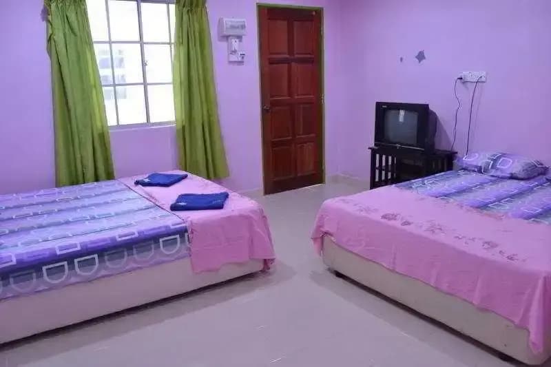 Tanjung Malie Beach Motel - photo 2