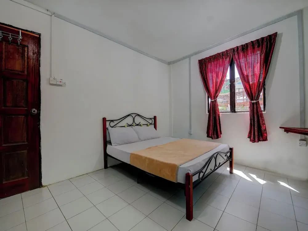 OYO HOME 90800 Rumah Pangi Homestay - photo 5