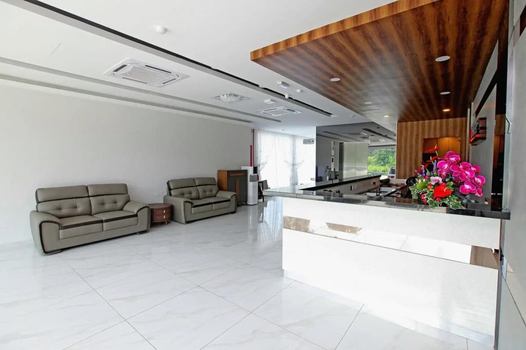 B&L Hotel by Oyo Rooms - photo 5