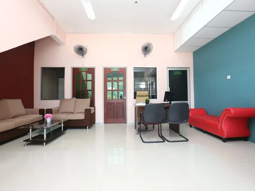 SPOT ON 90163 Kpfb Roomstay 2 - Hostel - photo 2