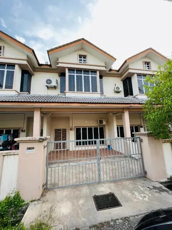 Cendana Residence Homestay 4 Kuala Ibai Kuala Terengganu - photo 1