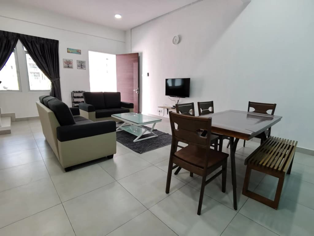 My Homestay N43 (14 pax) @ Golden Hills Night Market - photo 1