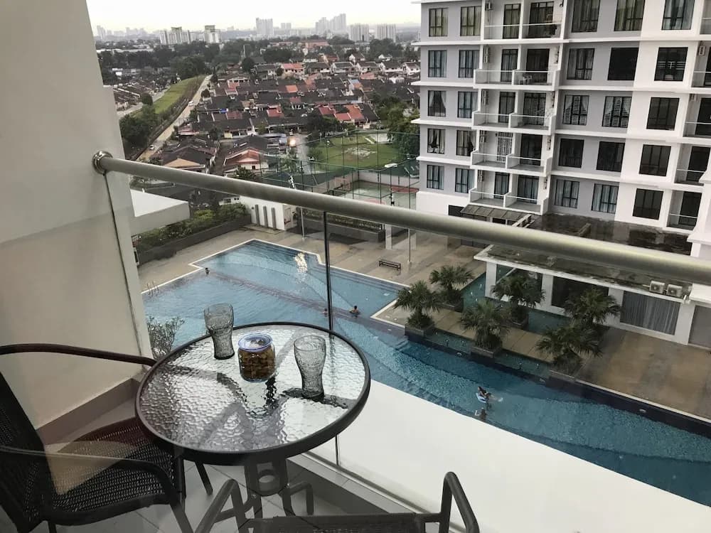 JB Staycation next to Paradigm Mall JB - photo 22