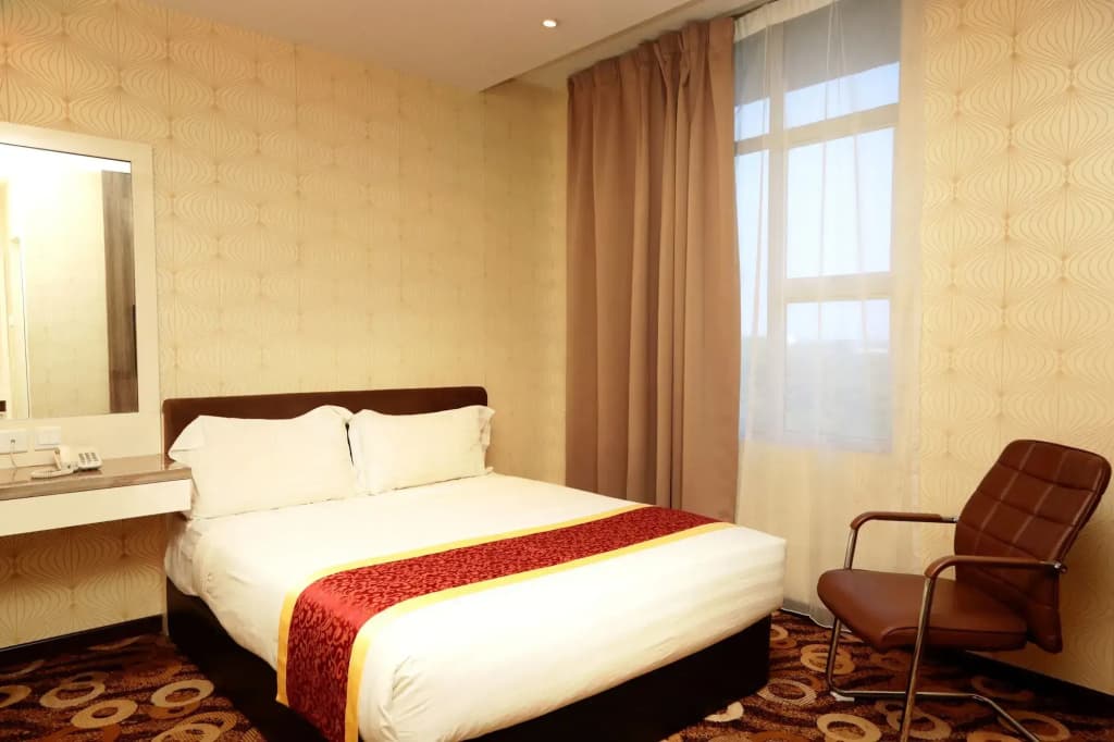 Golden Valley Hotel - photo 7