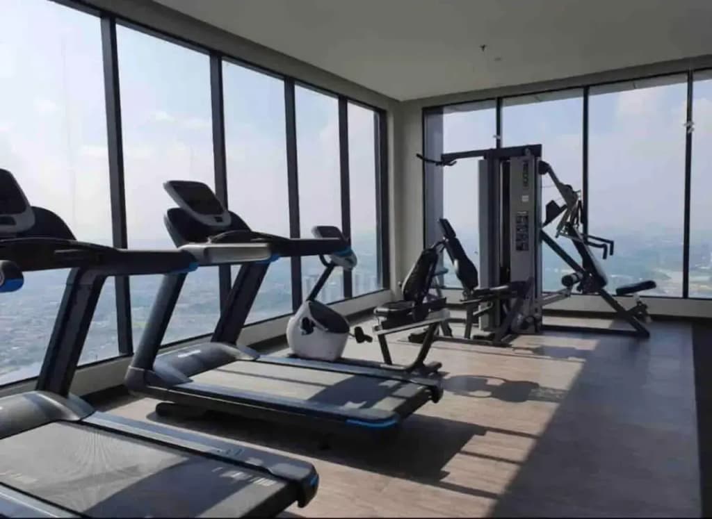 Sky pool 4 star hotel grade stay in i-City - photo 2