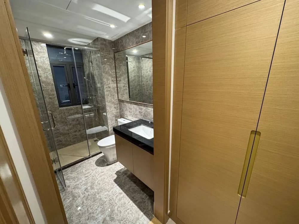 JB City CIQ-R&F Shopping Mall Apartment - photo 39