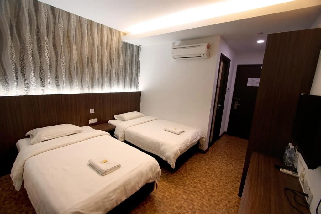 Pavilion Inn - photo 16