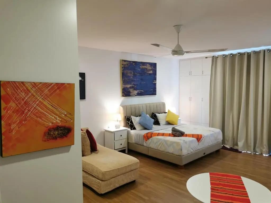Apple Home 2 at Menara Simfoni, King Size Bed, Cheras, Nexflix, Wifi, Parking - photo 2
