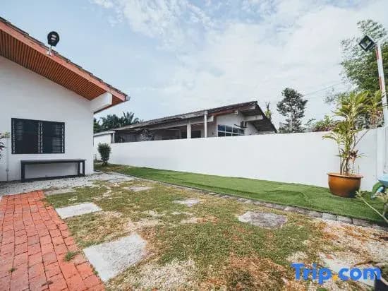 Batu Pahat w Pooltable Villa 4Br16Pax by Our Stay - photo 1