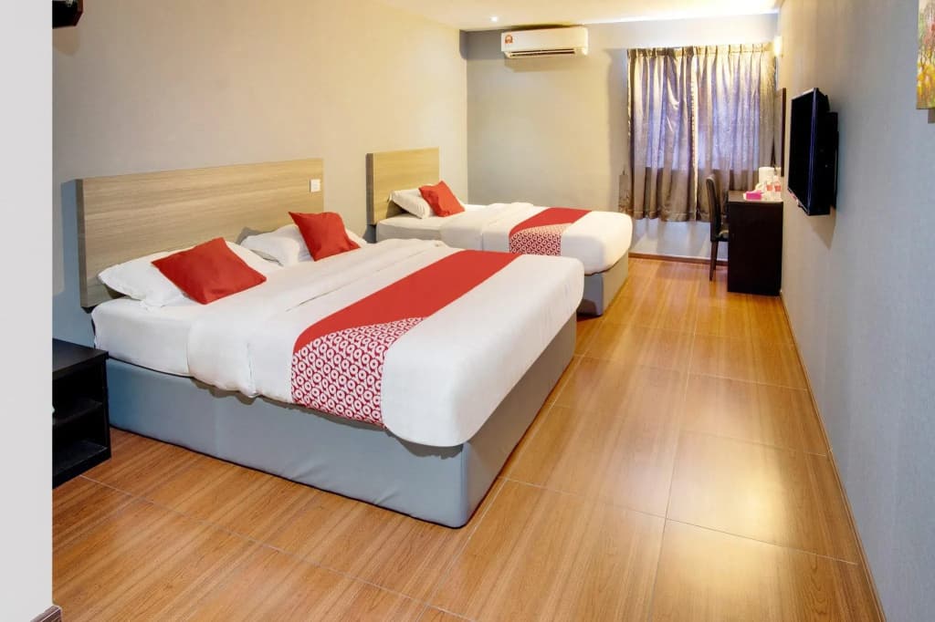OYO 383 V3 Hotel Nusajaya - photo 3