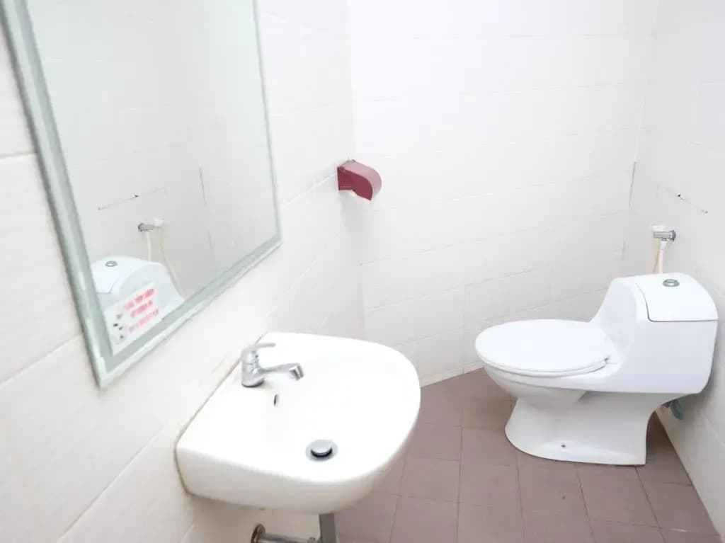 OYO 619 Grand City Hotel 2 - photo 9