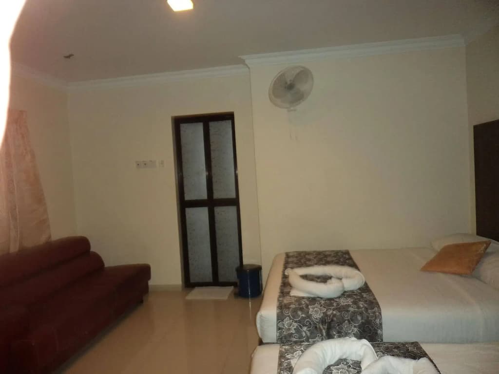 OYO 424 KK Inn Hotel - photo 4