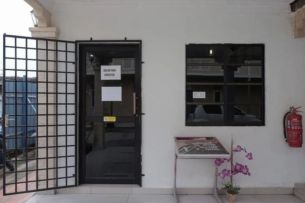 OYO 90018 River Village Hotel - photo 1