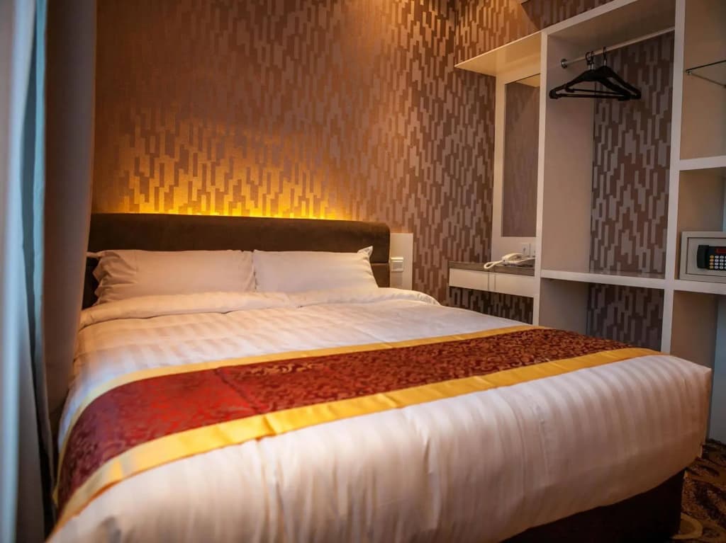 Golden Valley Hotel - photo 5