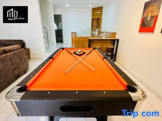 2-Stry 4BR Beside Jonker Street Taman Kota Laksamana 11 by Myplace - photo 1