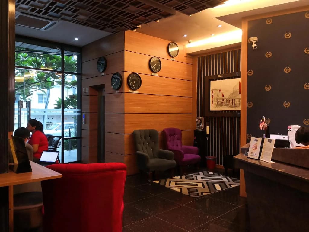 Vivids Hotel - photo 2