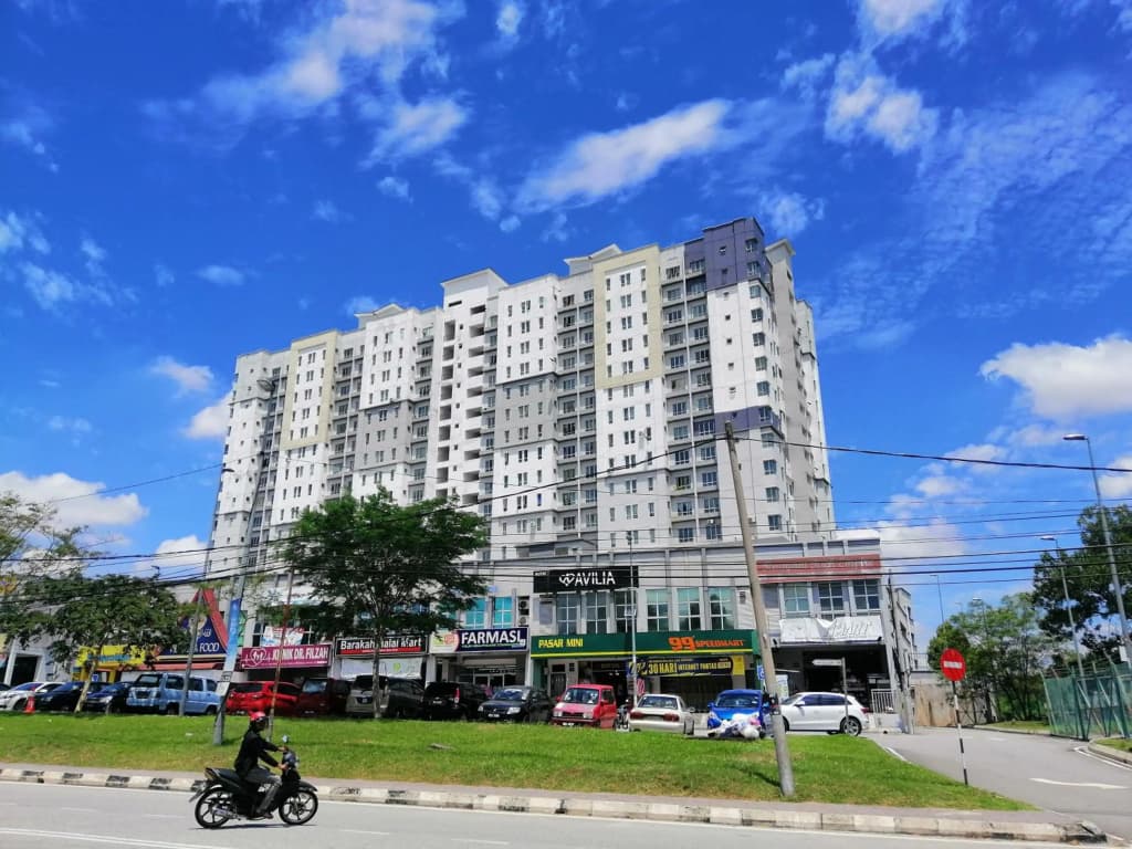 Tropika Homestay Bangi with 3 Bedrooms - photo 11