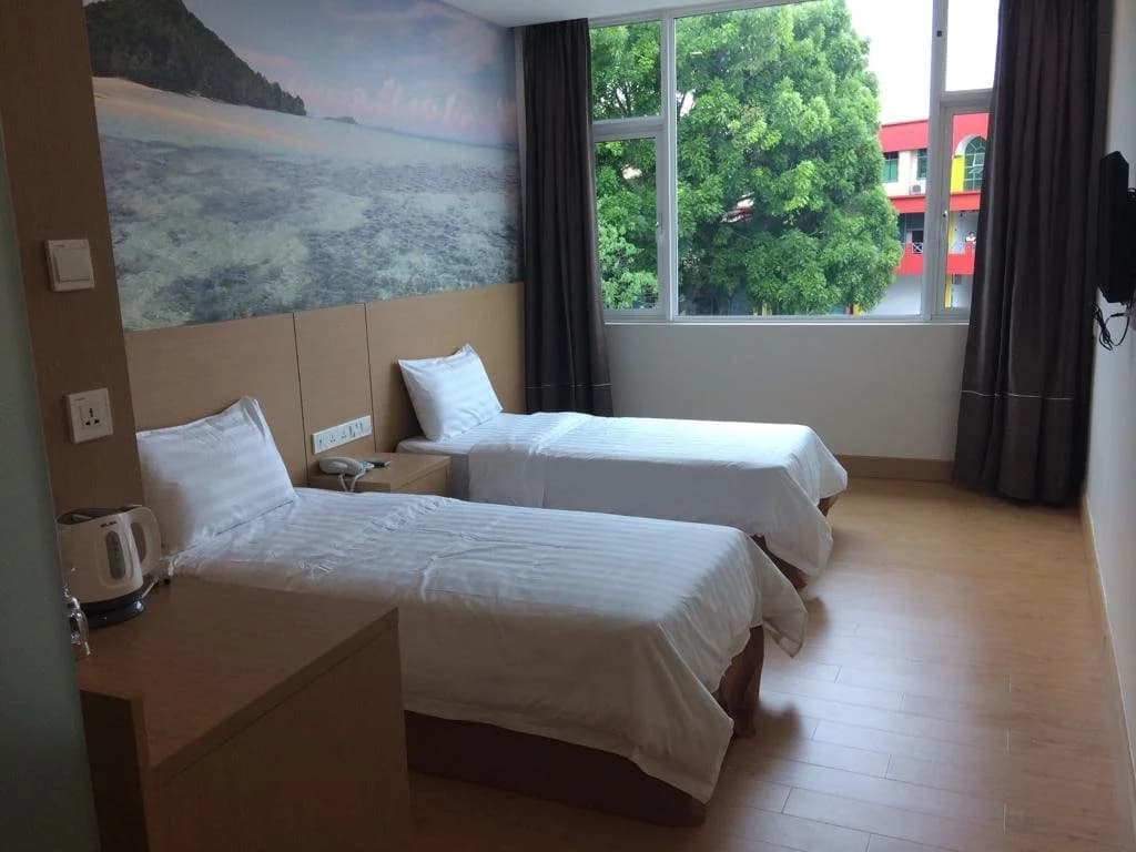 D Arc Hotel - photo 4
