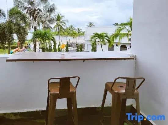 Langkawi Lagoon Resort 3 pax by Define Suite - photo 1