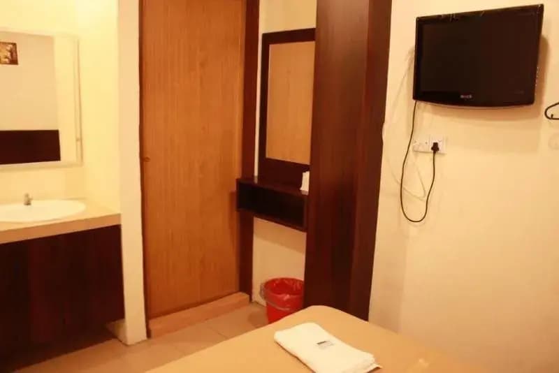 The Island Hotel - photo 6