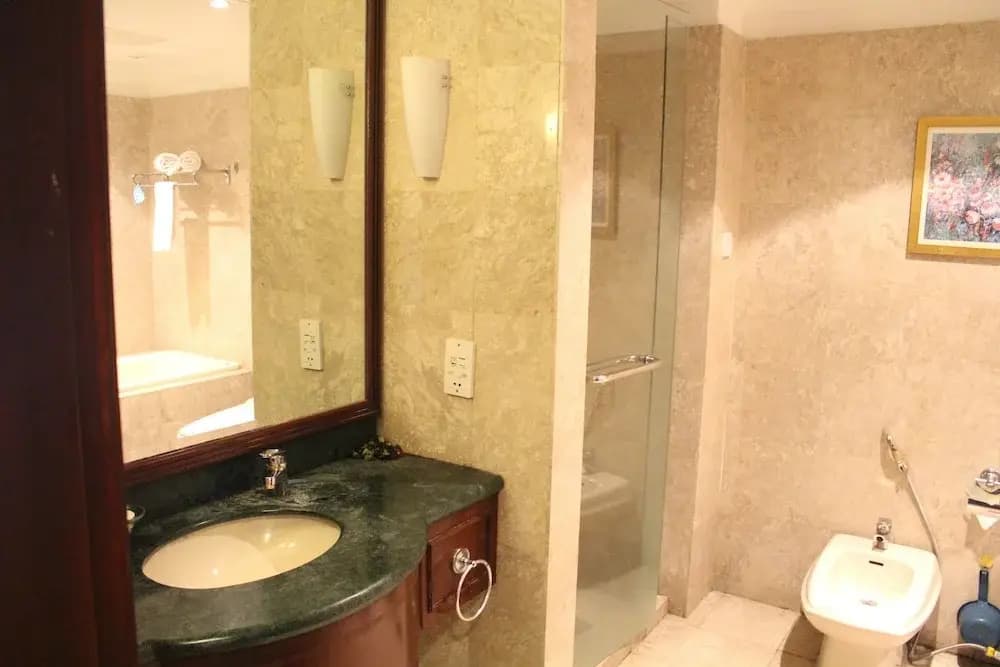 Alpha Service Suites at Times Square - photo 9