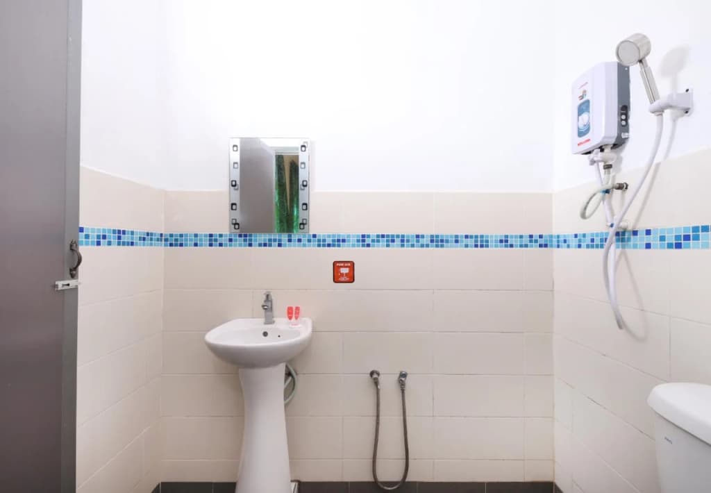 OYO 774 Hotel Iskandar - photo 10