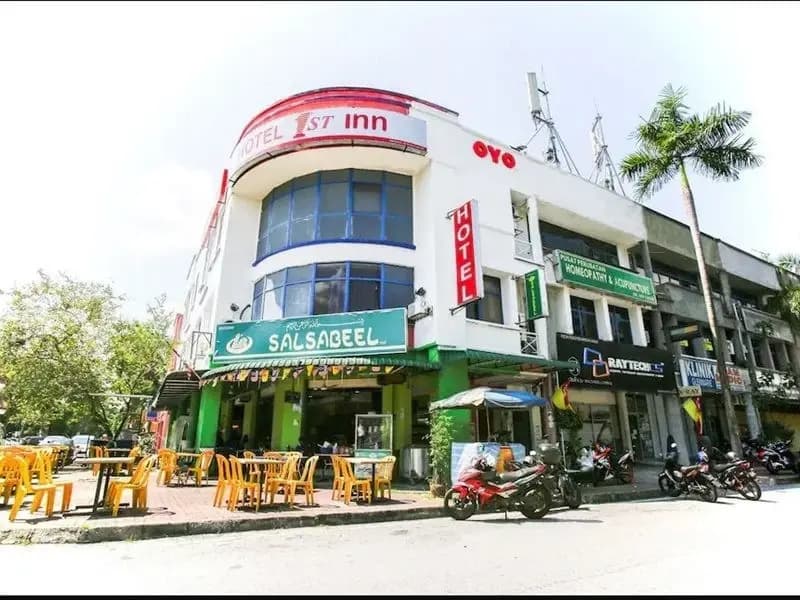 OYO 89738 1st Inn Hotel Glenmarie - photo 1