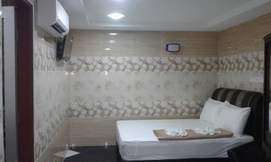 SV Andalas Hotel - photo 1
