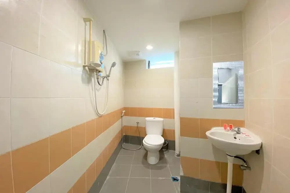 B Hotel - photo 10