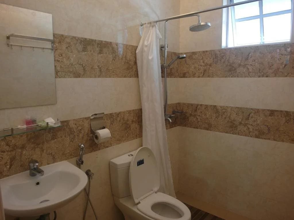 D Eastern Hotel - photo 9