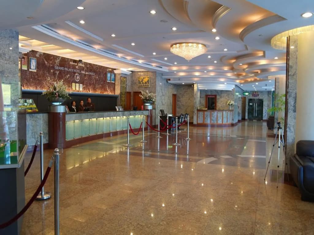 Grand Palace Hotel - photo 2