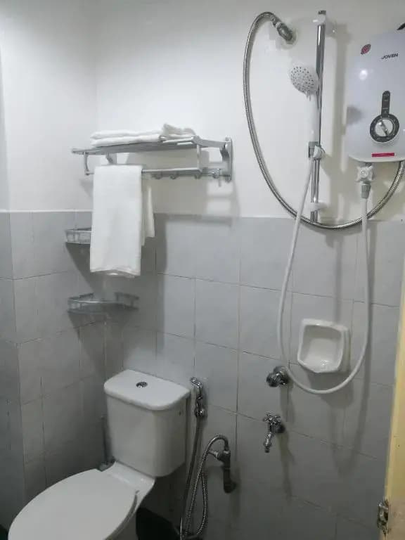 8mins to Paradigm Mall-Loft Apt 3BR & 2Bath (6-8pax) - photo 3